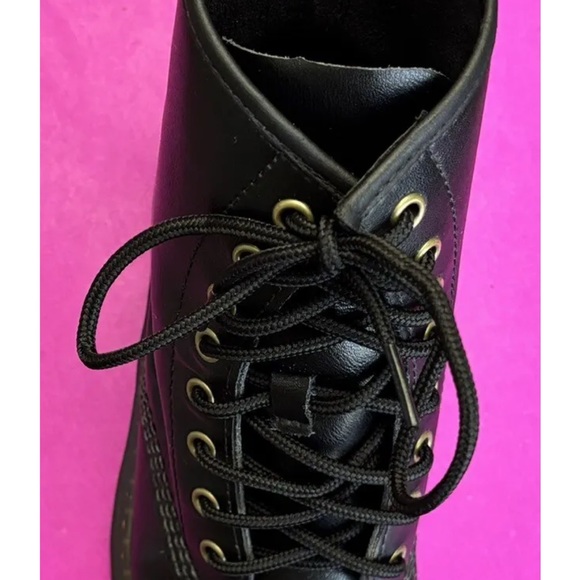 Dr. “Doc” Martens Zavala Boots Black 8 Eye Lace up. Womans 9 Men 8. One Blemish - Picture 10 of 16